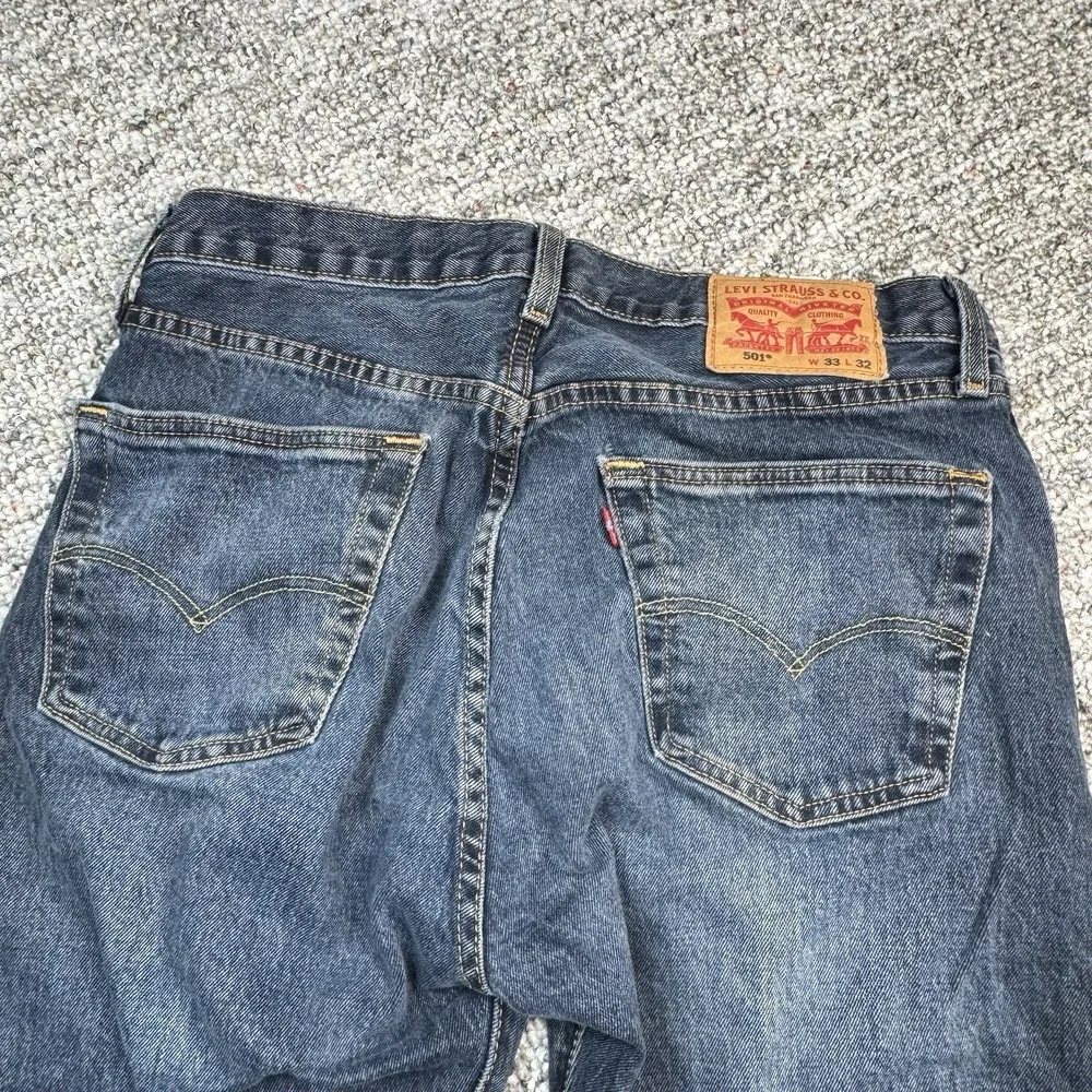 Levis 501 Jeans Mens 33x32 Fits 33x31 Button Fly Straight Leg Blue Denim